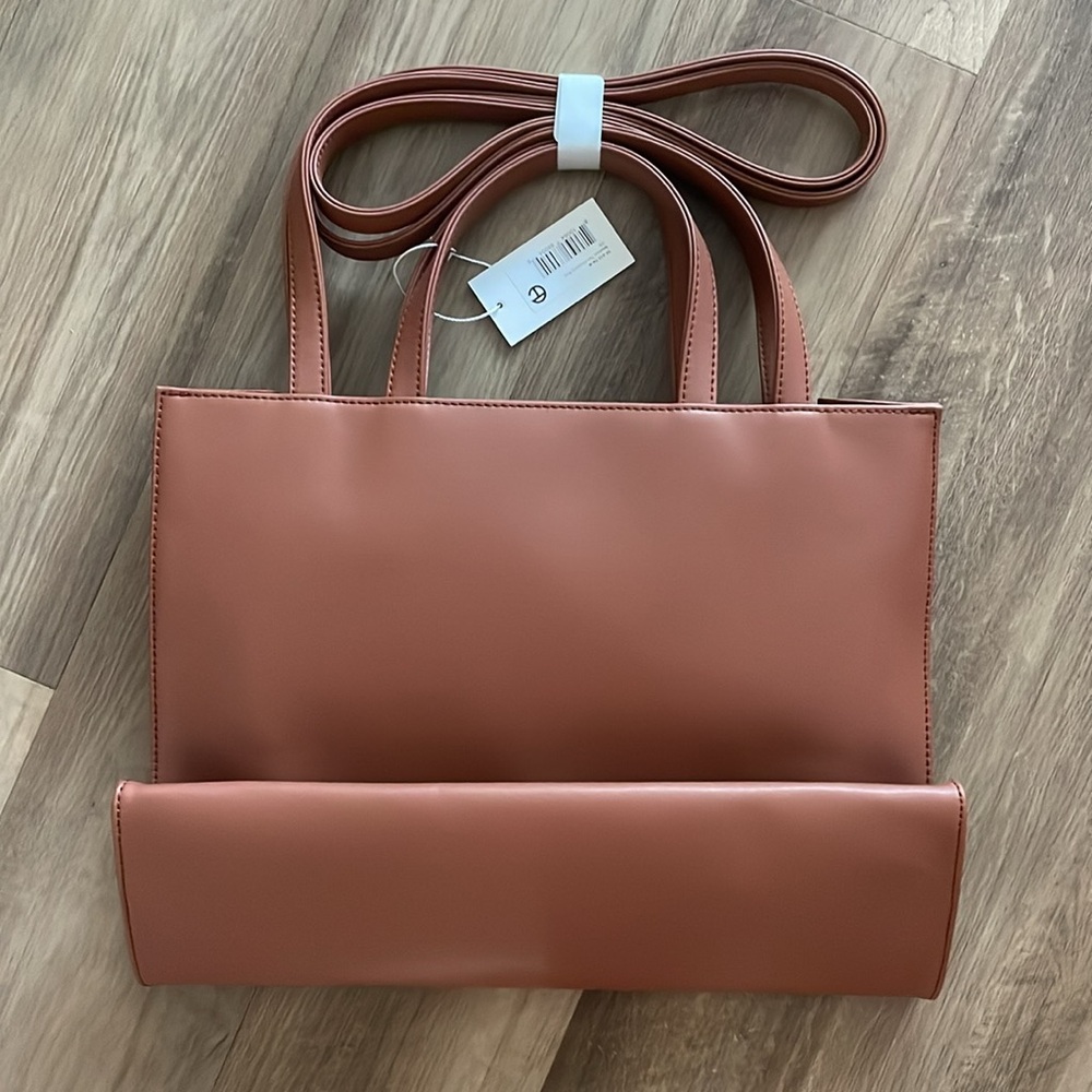 Telfar medium size shopping bag in tan! NWT - Picture 4 of 7